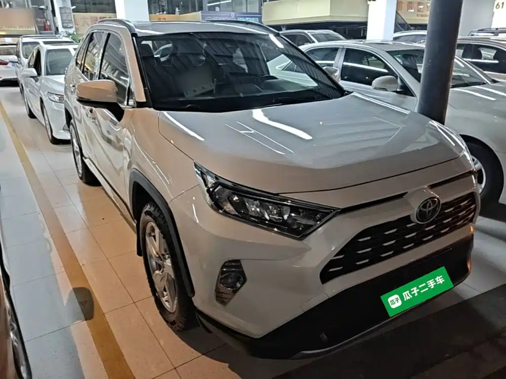 Toyota RAV4 — миниатюра 4