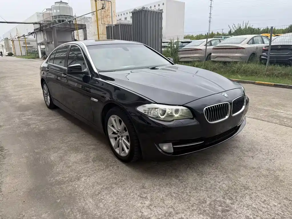 BMW 5 Series — миниатюра 2