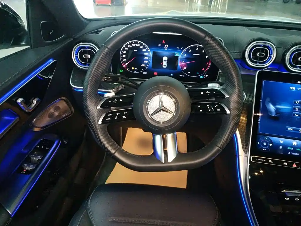 Mercedes-Benz C-Class — миниатюра 11