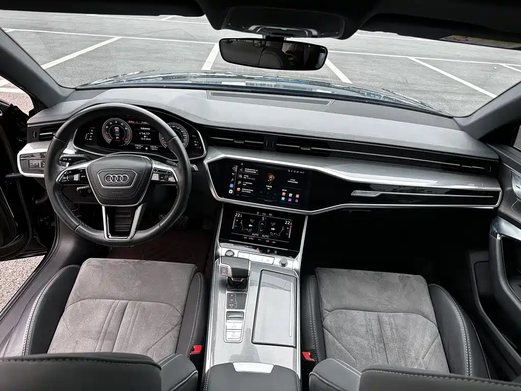 Audi A6L 2023 40 TFSI Luxury