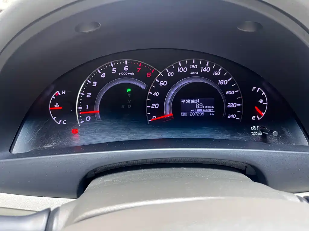 Toyota Camry — миниатюра 11