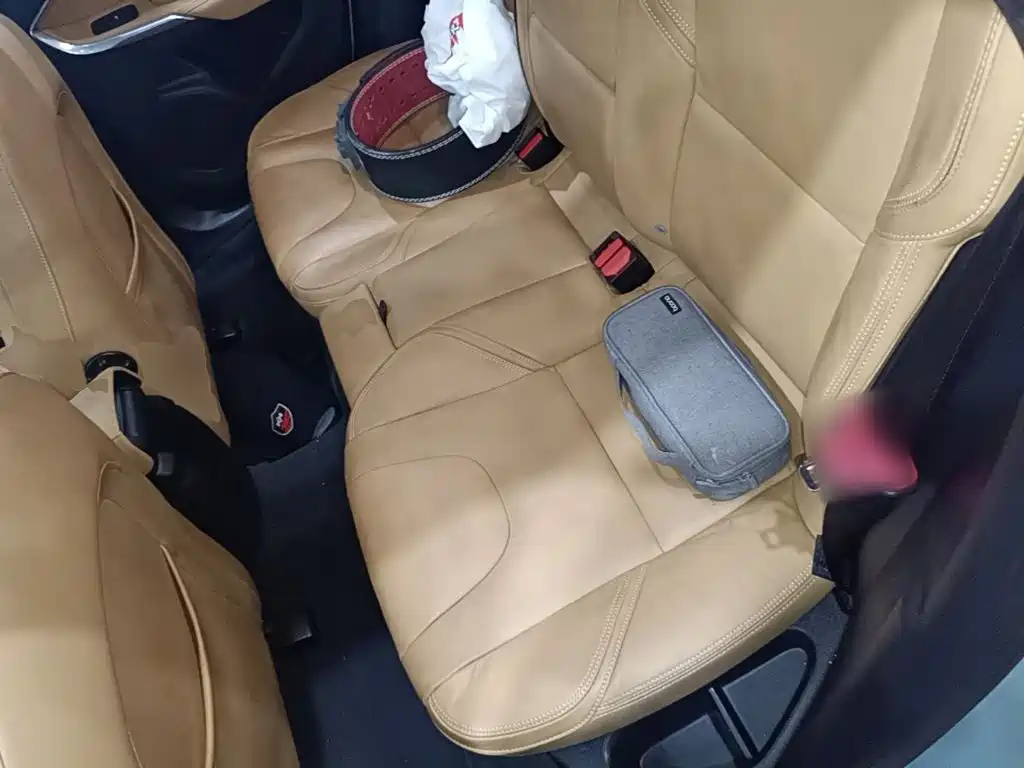 Volvo V40 — миниатюра 17