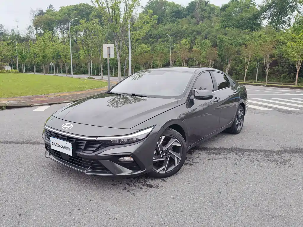 Hyundai Elantra 2024