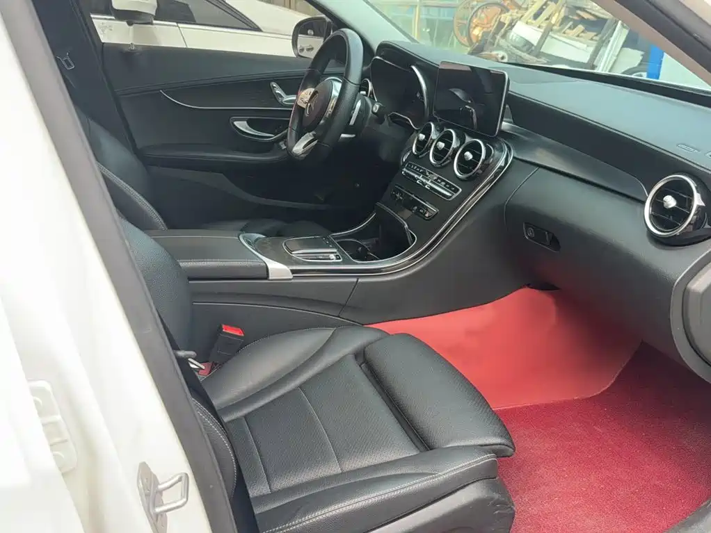Mercedes-Benz C-Class — миниатюра 17