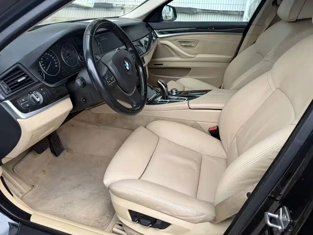 BMW 5 Series — миниатюра 5
