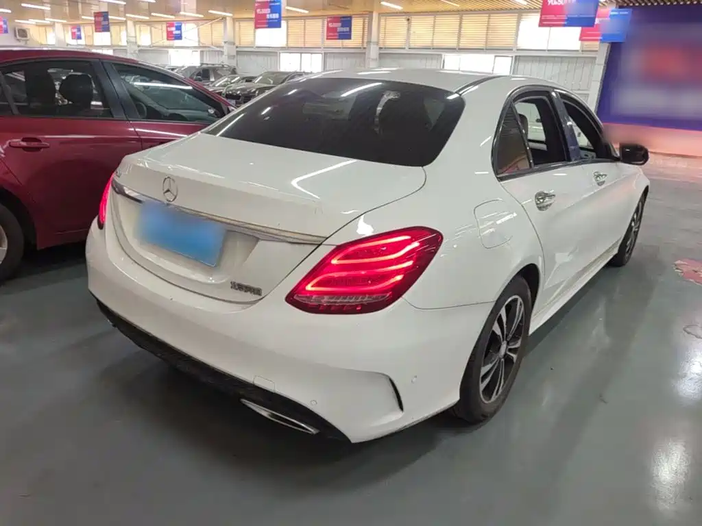 Mercedes-Benz C-Class — миниатюра 7