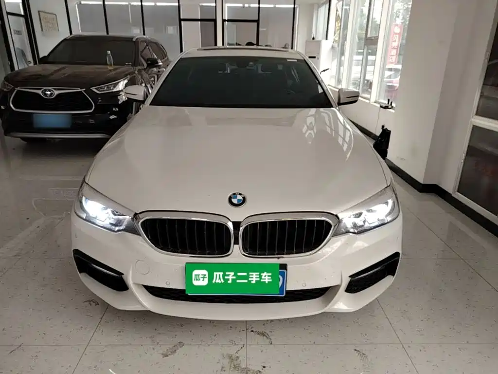 BMW 5 Series — миниатюра 3
