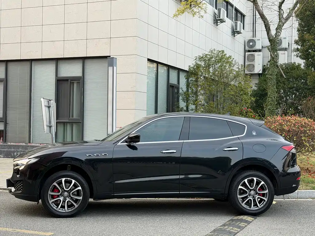 Maserati Levante — миниатюра 4