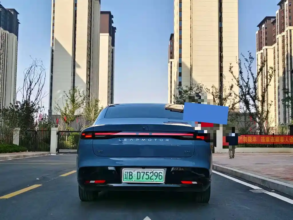 Leapmotor Leapmotor B01 — миниатюра 4
