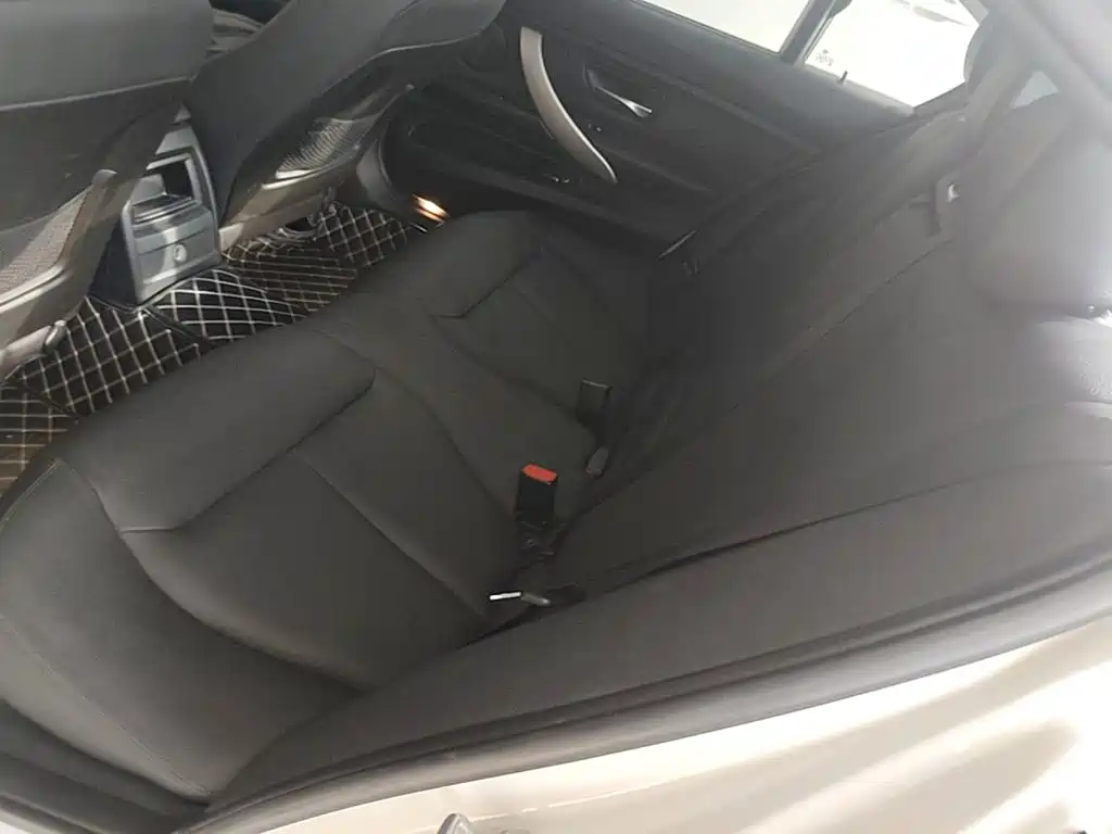 BMW 3 Series — миниатюра 17