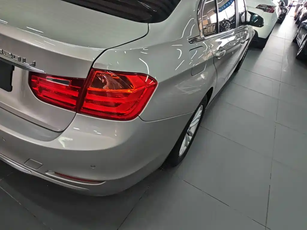 BMW 3 Series — миниатюра 8