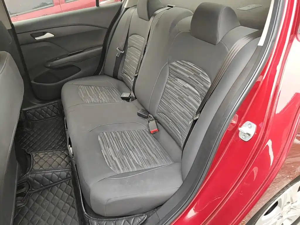 Chevrolet Cavalier — миниатюра 17