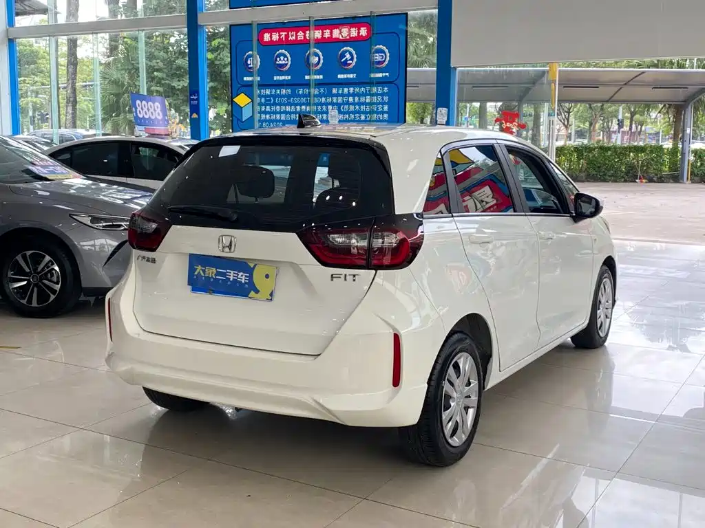 Honda Fit — миниатюра 11