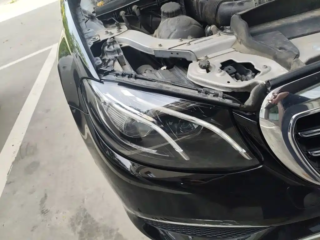 Mercedes-Benz E-Class — миниатюра 7
