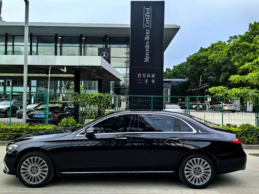 Mercedes-Benz E-Class — миниатюра 5