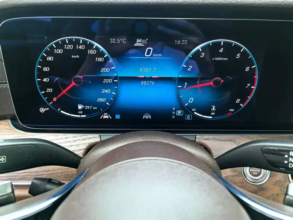 Mercedes-Benz E-Class — миниатюра 9