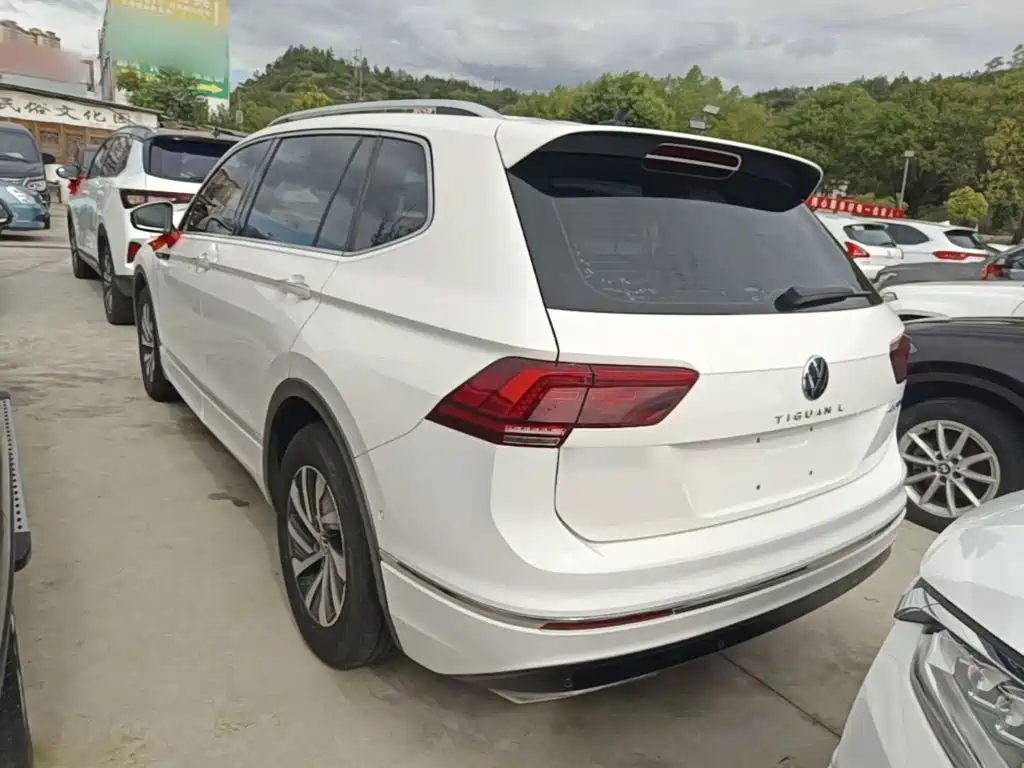 Volkswagen Tiguan L PHEV — миниатюра 5