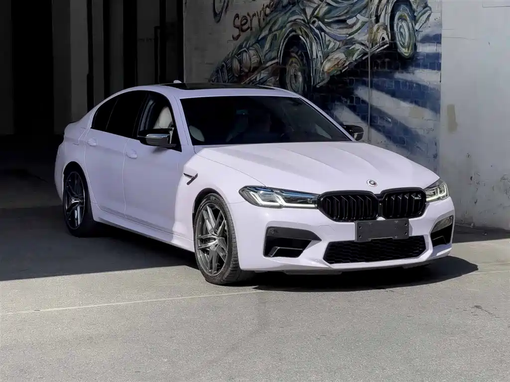 BMW  M5