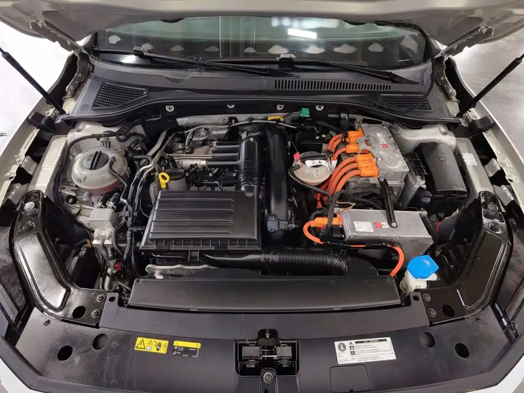 Volkswagen Passat 2020 430PHEV Luxury VI