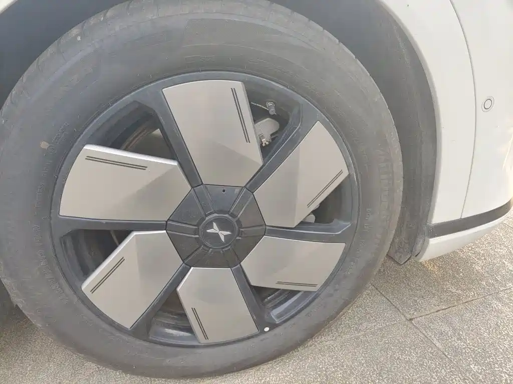 XPeng X9 — миниатюра 25