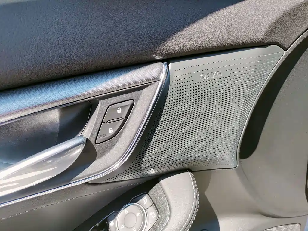 Cadillac CT5 — миниатюра 13