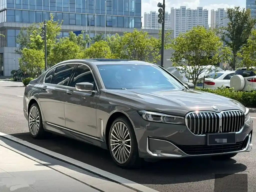 BMW 7 Series — миниатюра 3
