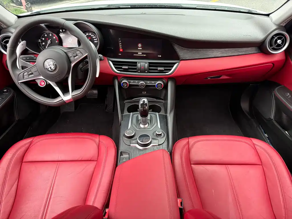 Alfa Romeo Giulia — миниатюра 7
