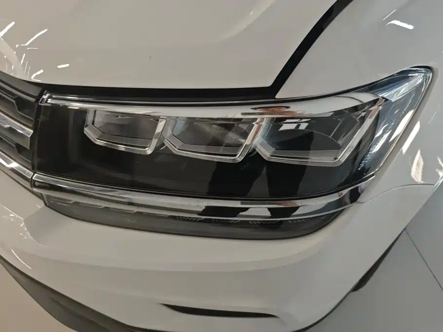 Volkswagen Tharu — миниатюра 5