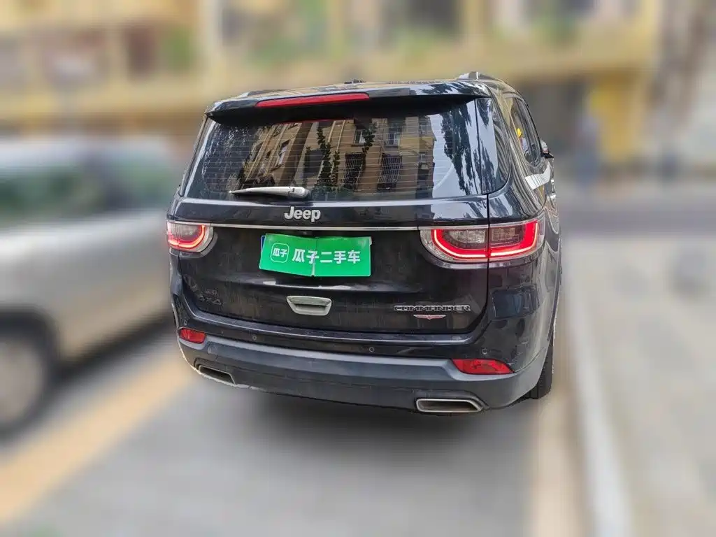 Jeep Commander — миниатюра 4