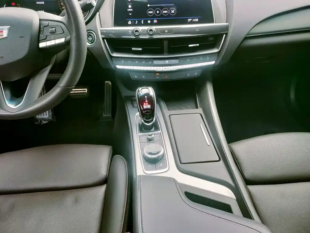 Cadillac CT5 — миниатюра 24