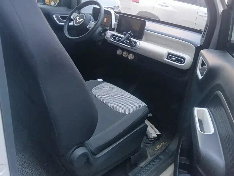 Wuling MINIEV — миниатюра 8