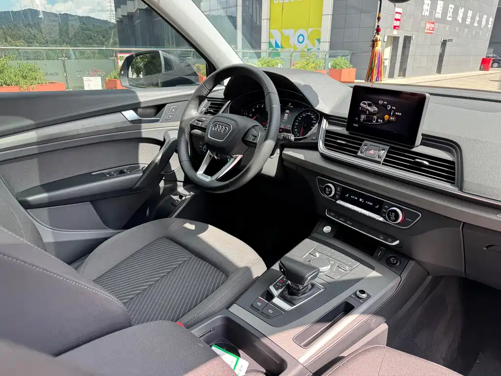 Audi Q5L — миниатюра 31