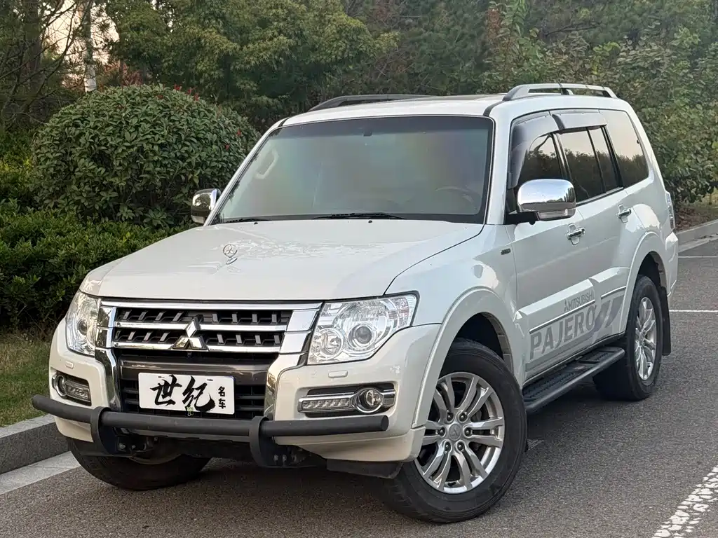 Mitsubishi Pajero (Import) — миниатюра 2