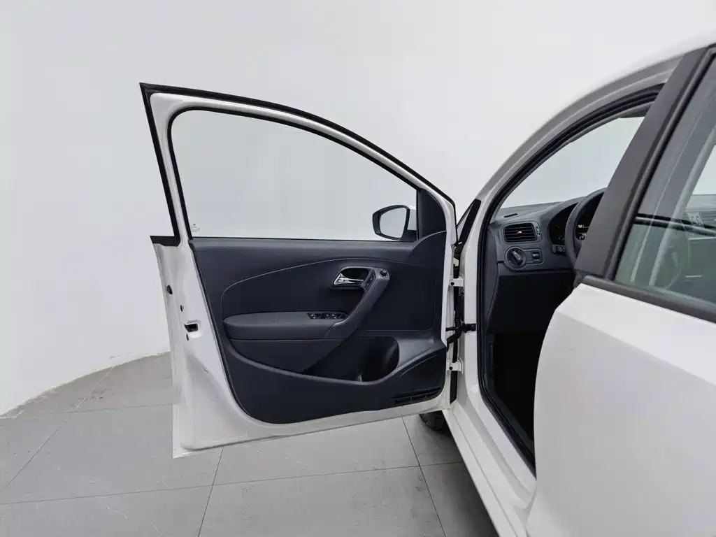 Volkswagen Polo — миниатюра 8