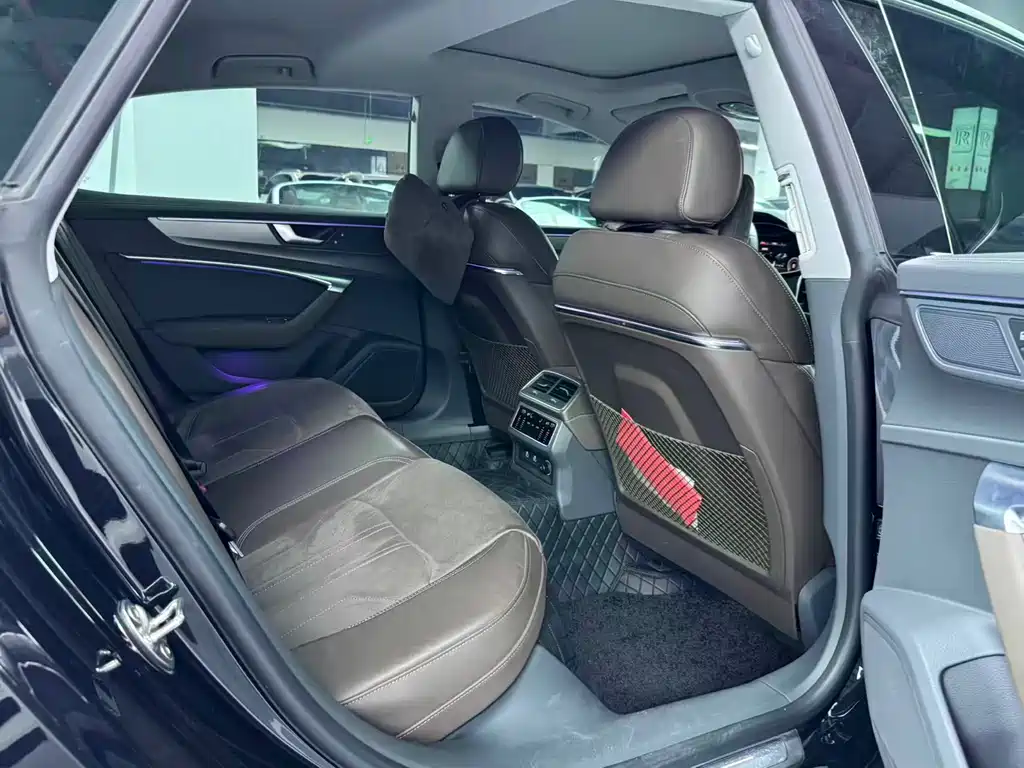 Audi A7L — миниатюра 12
