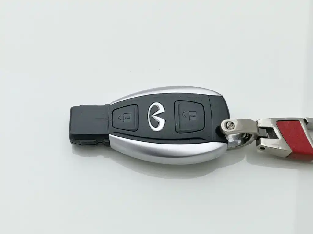 Infiniti QX30 — миниатюра 19