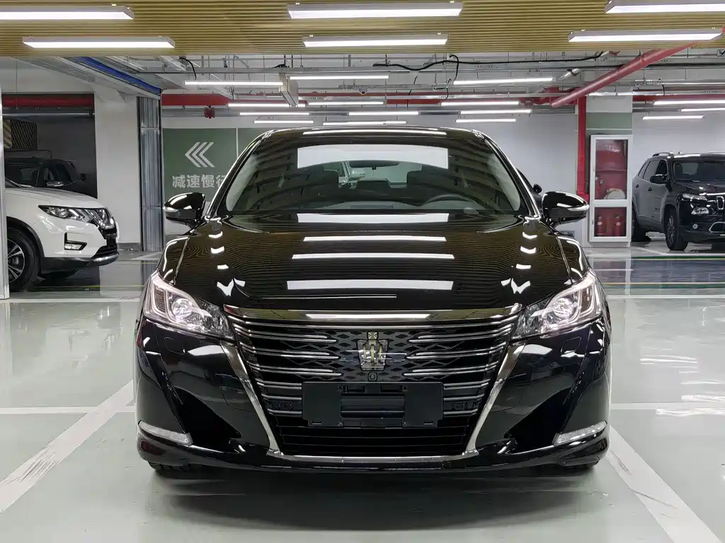 Toyota Crown — миниатюра 2