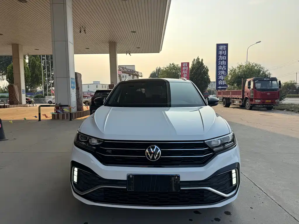 Volkswagen T-Roc — миниатюра 2