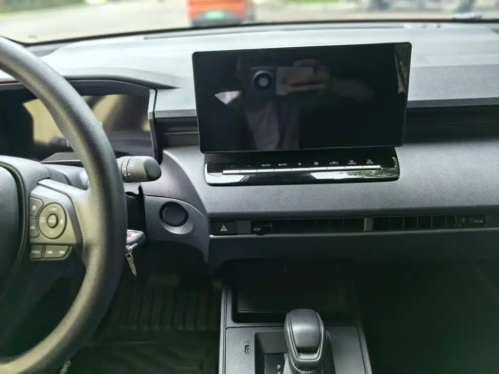 Toyota Corolla Cross — миниатюра 20