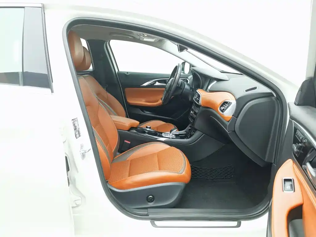Infiniti QX30 — миниатюра 23