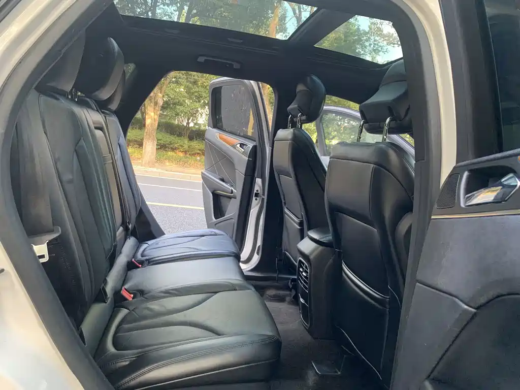 Lincoln MKC — миниатюра 17