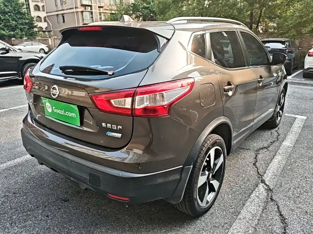 Nissan Qashqai — миниатюра 7