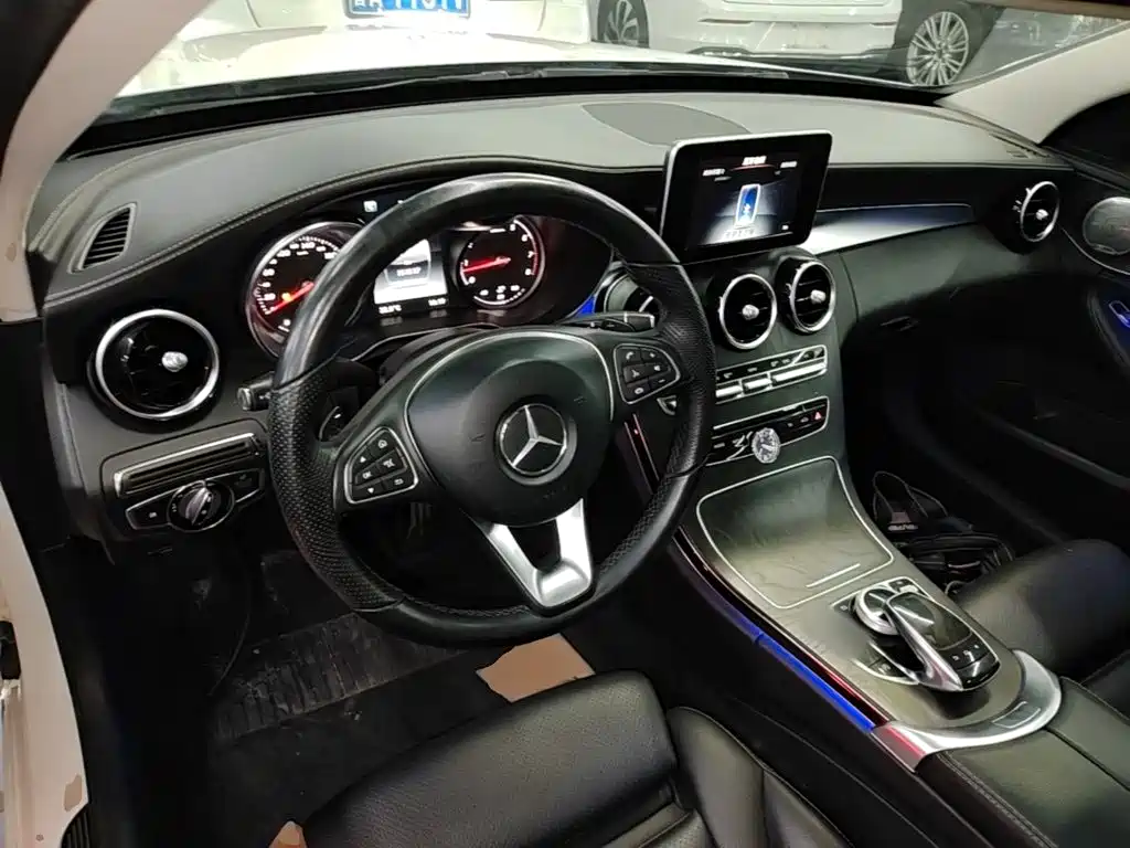 Mercedes-Benz C-Class — миниатюра 10