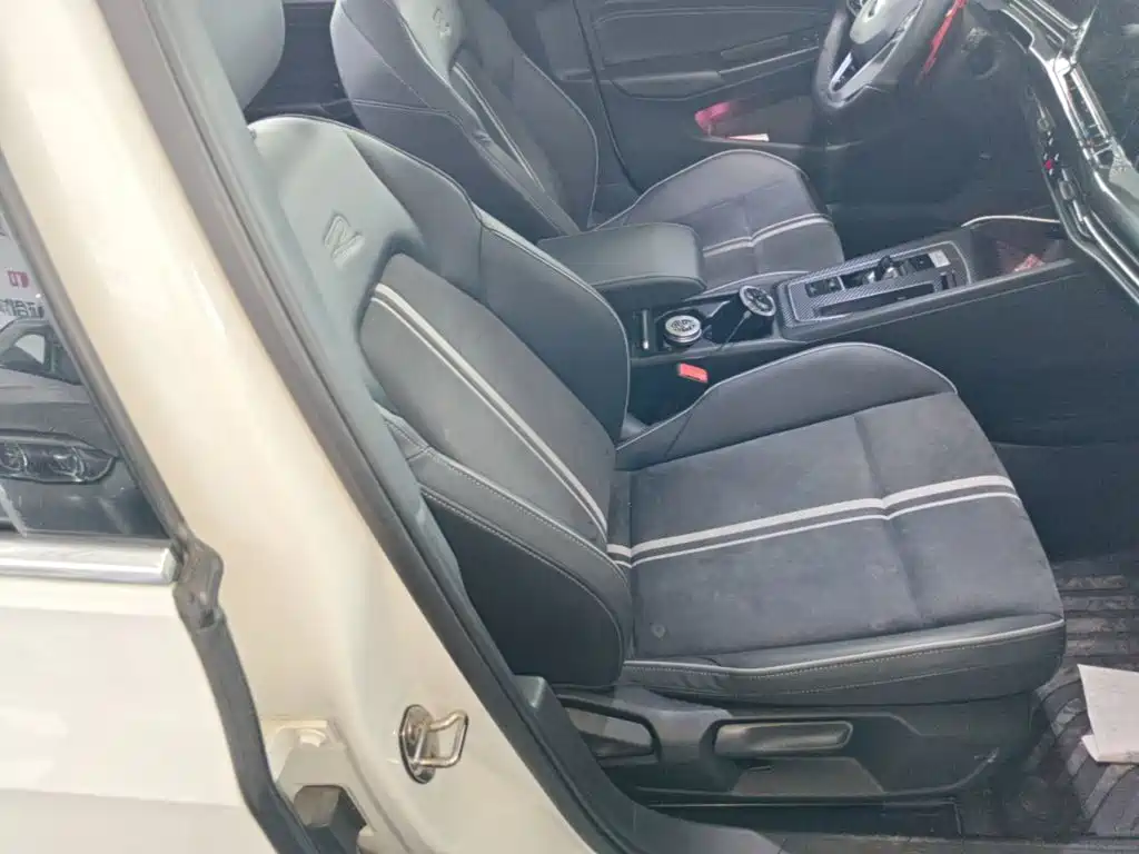 Volkswagen Golf — миниатюра 25