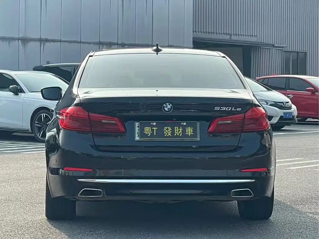 BMW 5 Series New Energy — миниатюра 8