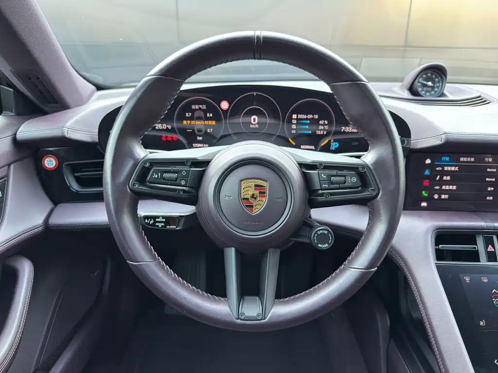 Porsche Taycan — миниатюра 9