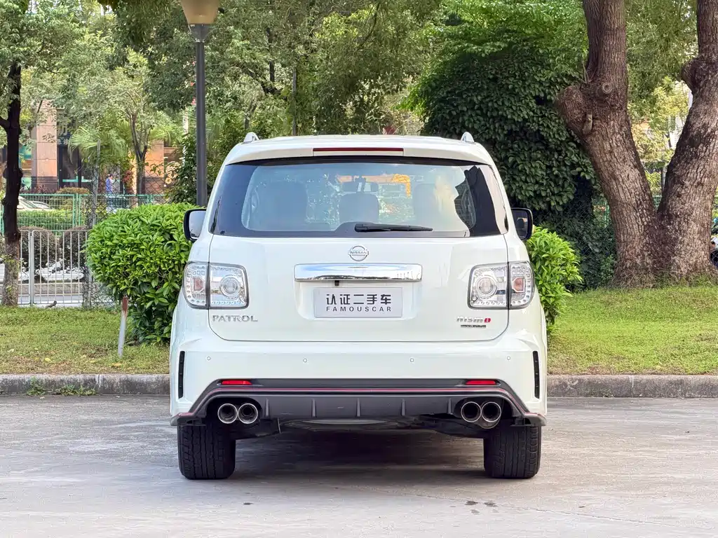 Nissan Patrol — миниатюра 6