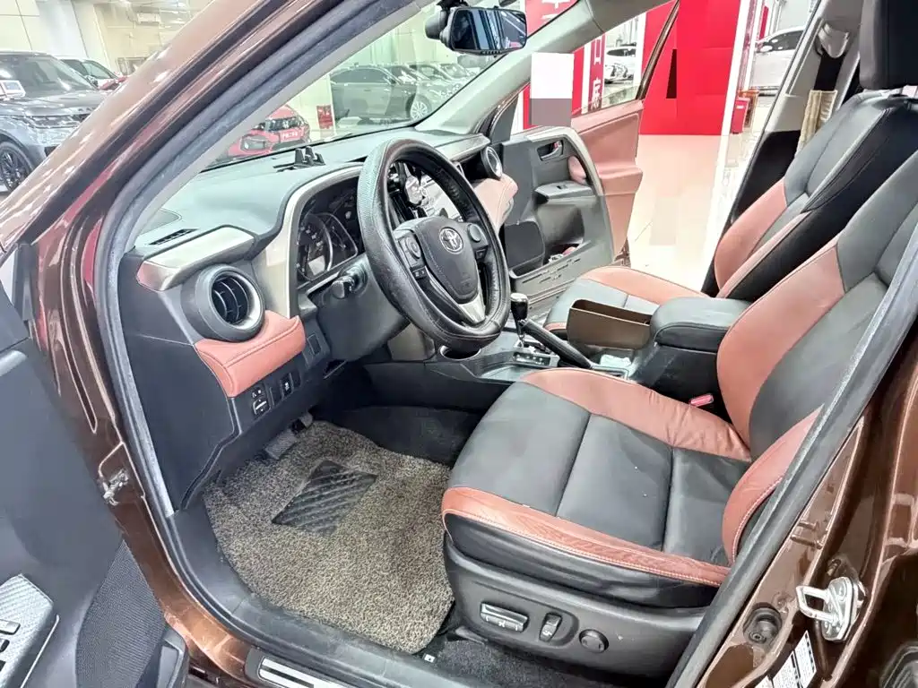 Toyota RAV4 — миниатюра 5