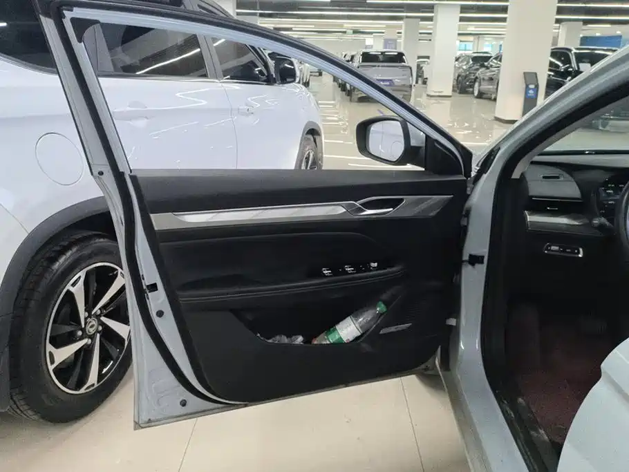 Geely L HiP — миниатюра 7