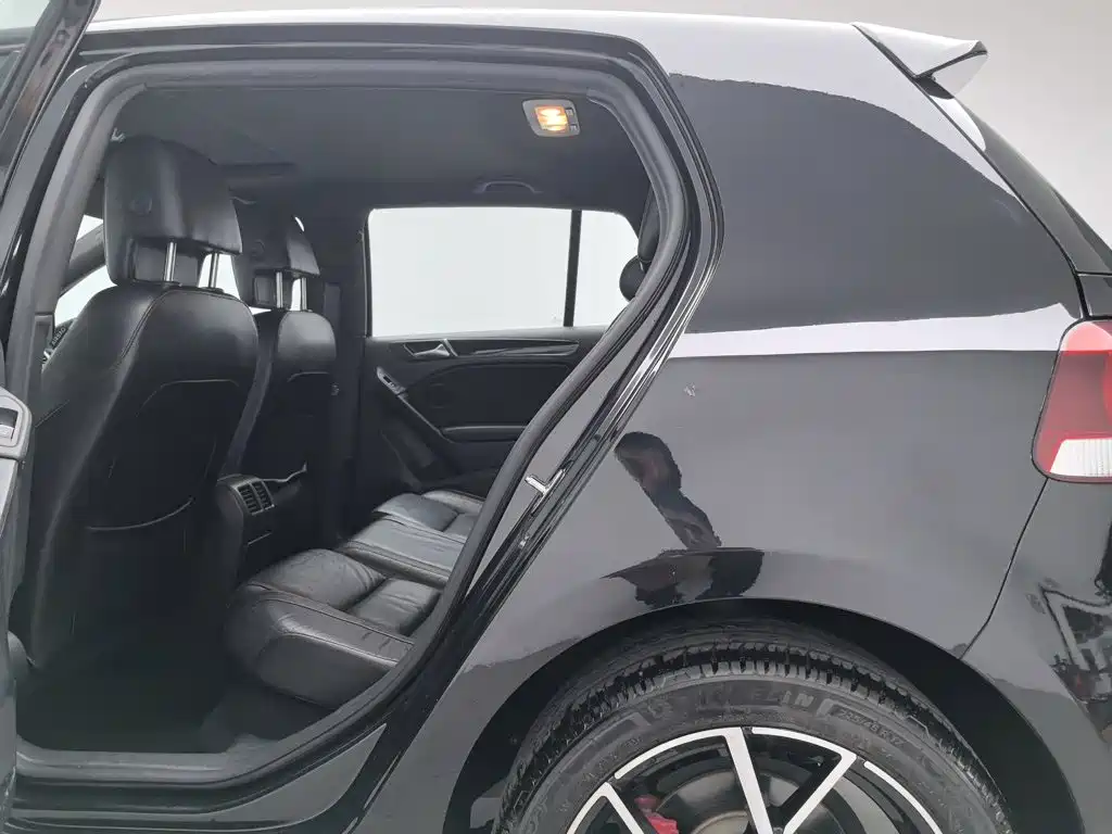 Volkswagen Golf GTI — миниатюра 15